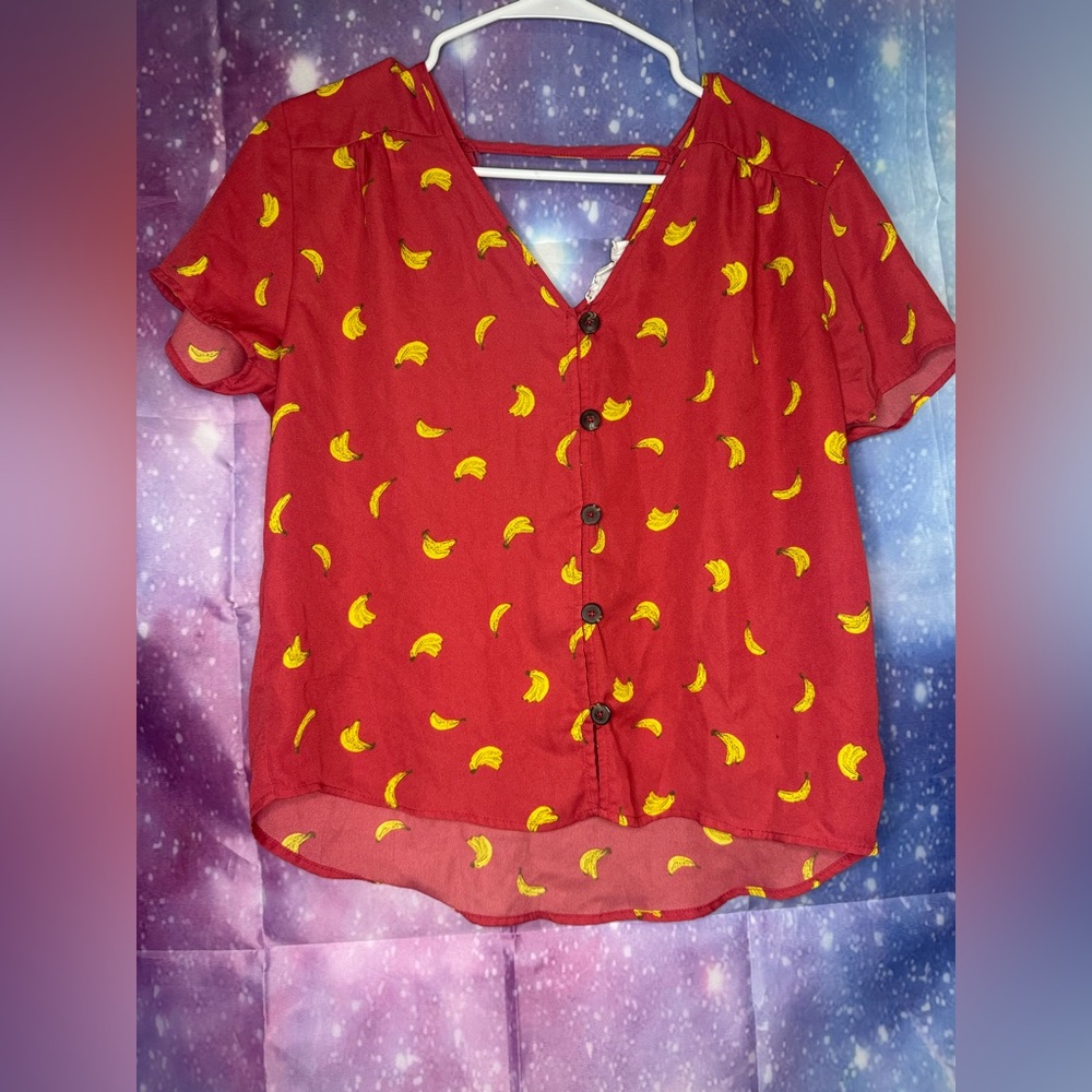 Banana print blouse 🛍
